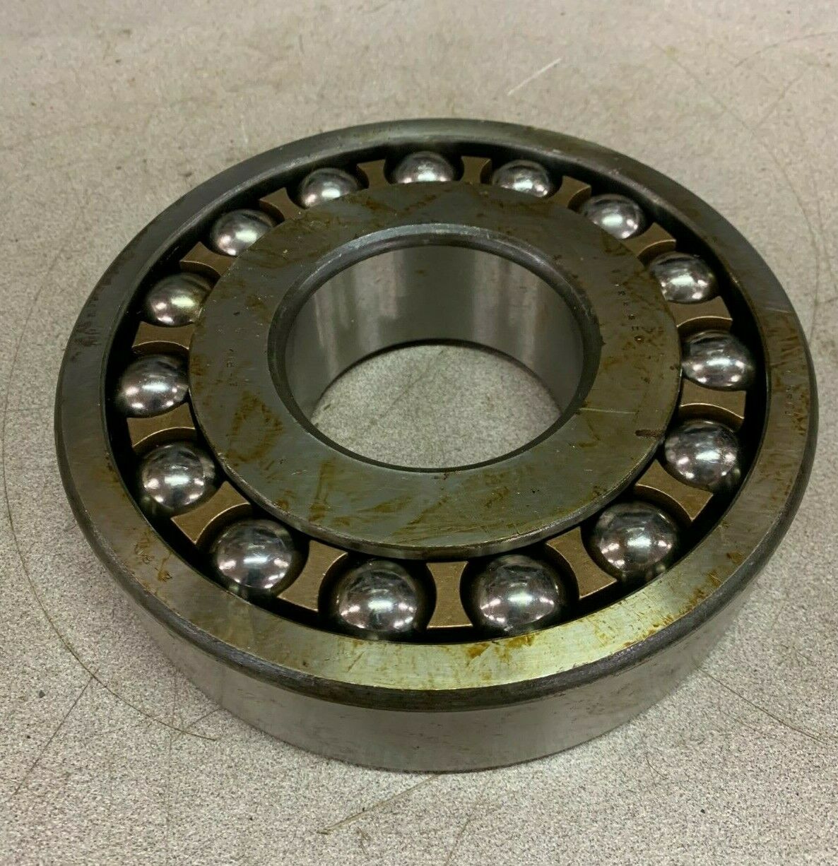 NEW UNBRANDED SPHERICAL ROLLER BEARING 13BISCJ