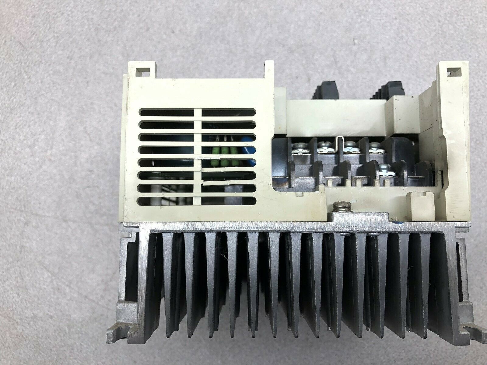 USED MITSUBISHI 4.1 AMP 3 PH 380-480 VAC INPUT 1 HP 2.6 AMP OP 0.2-400 HZ INVERT