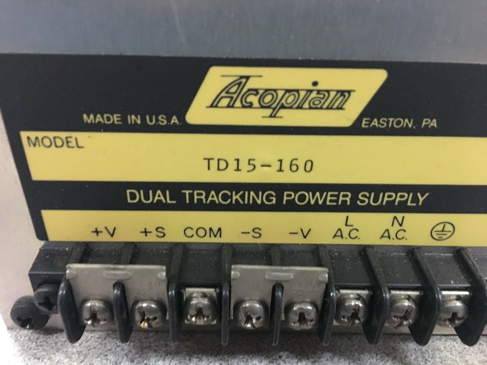 NEW IN BOX ACOPIAN DUAL TRACKING POWER SUPPLY TD15-160