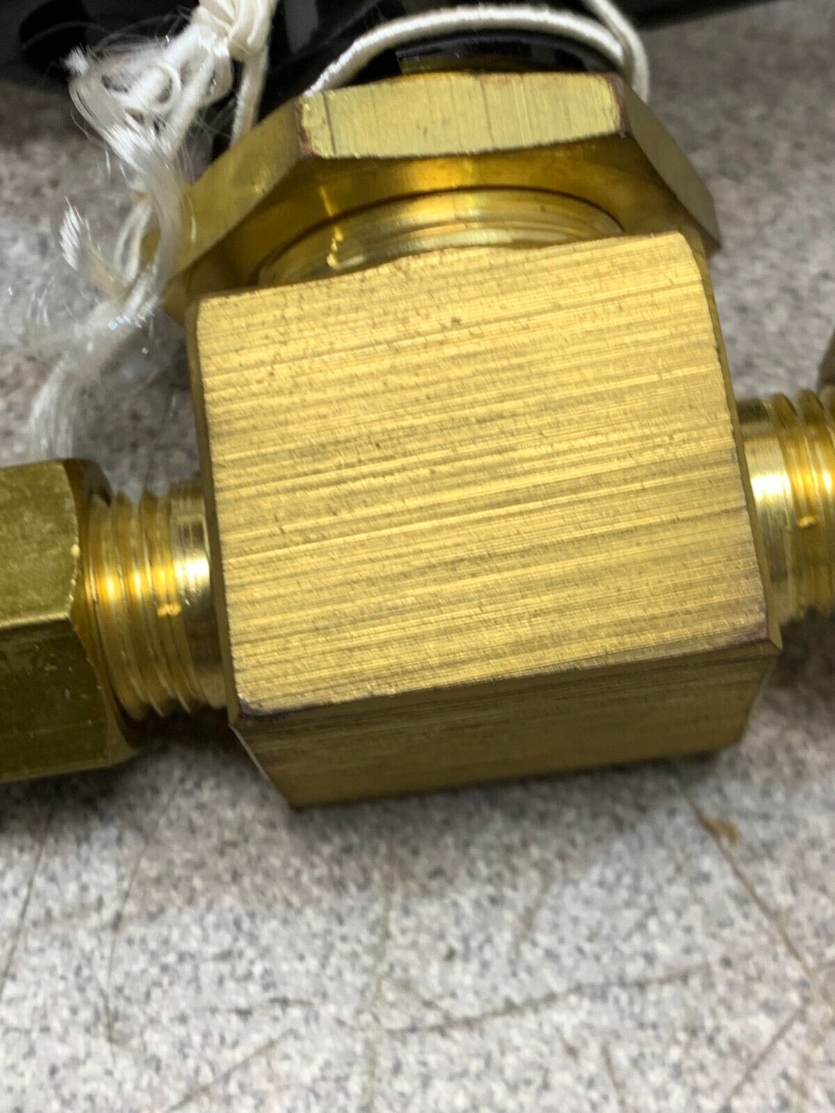 NEW WHITEY 1/4" BRASS BALL VALVE B-43S4