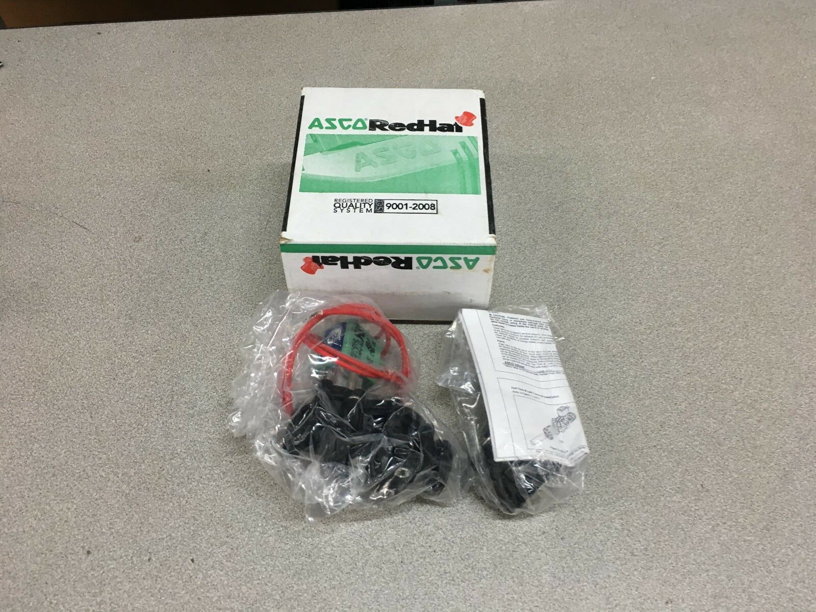 NEW IN BOX ASCO RED HAT SOLENOID VALVE 3/8" PIPE SIZE 8212A001L0101F0