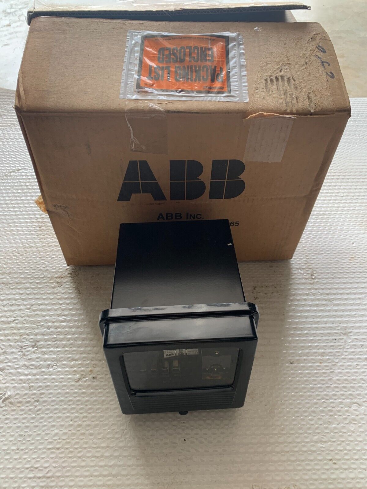 NEW IN BOX ABB CV-8 CLASS 1E VOLTAGE RELAY 1454C77A03 B