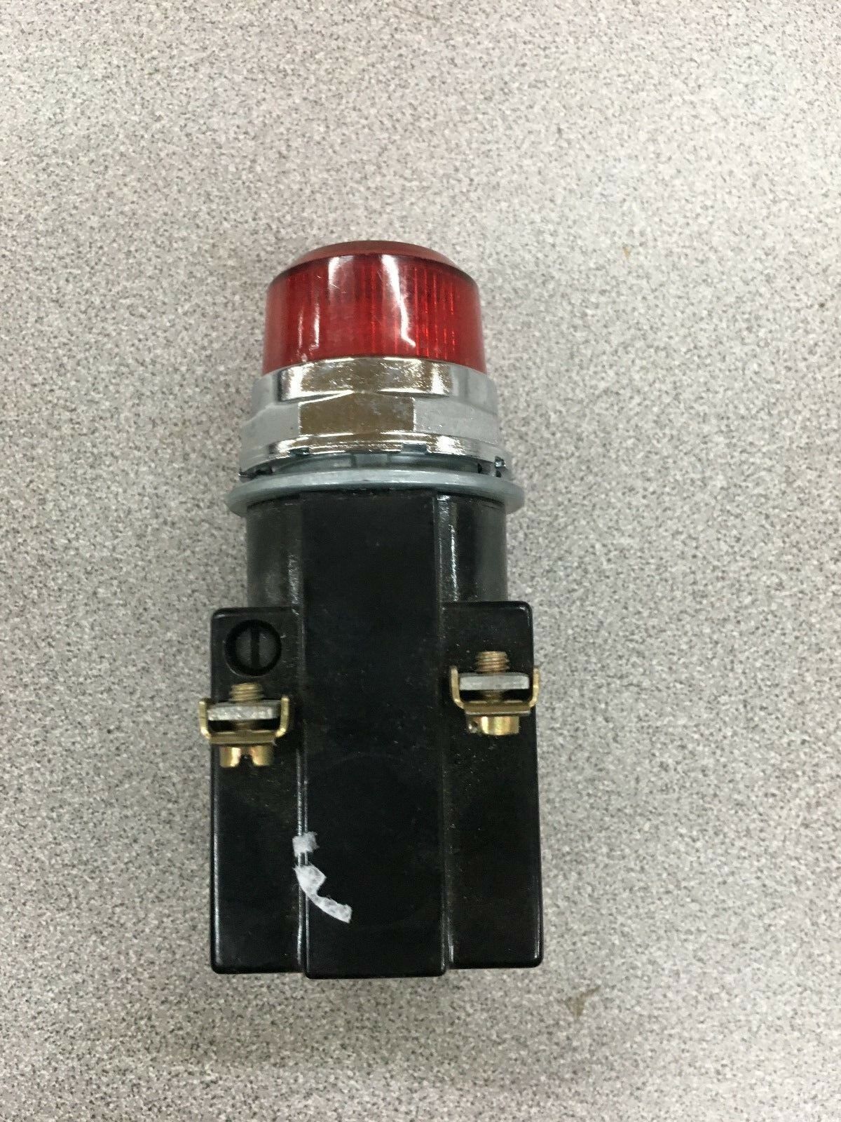 USED FURNAS PILOT LIGHT RED LENS 52PA4HN SERIES F