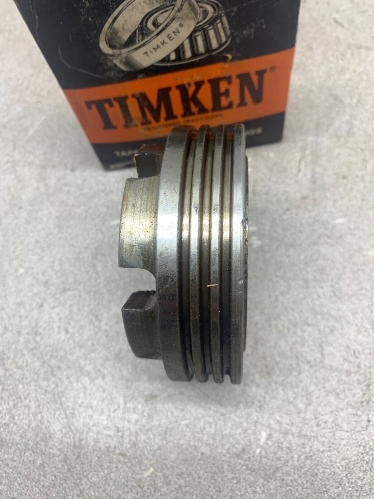 NEW IN BOX TIMKEN COMB. NUT & DUST COLLAR T-56003