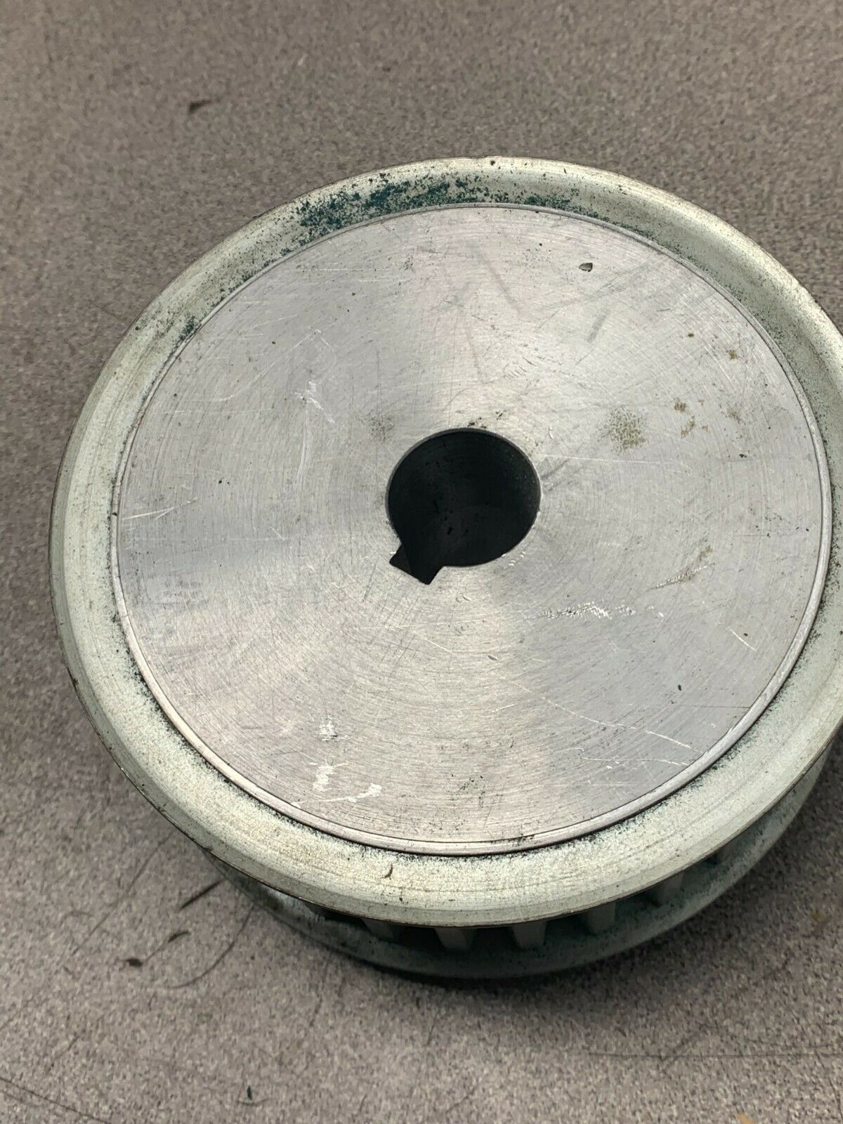 NEW NO BOX AMETRIC PULLEY 47T10/32