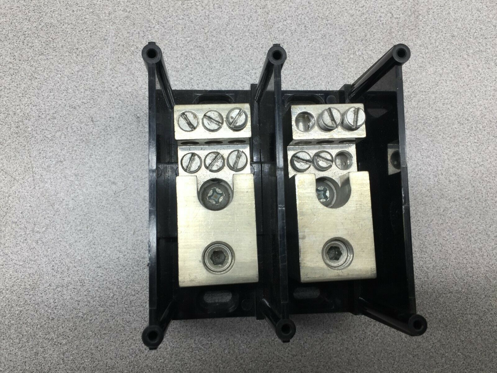 USED GOULD 600VAC 2POLE 2/O TERMINAL BLOCK 67062