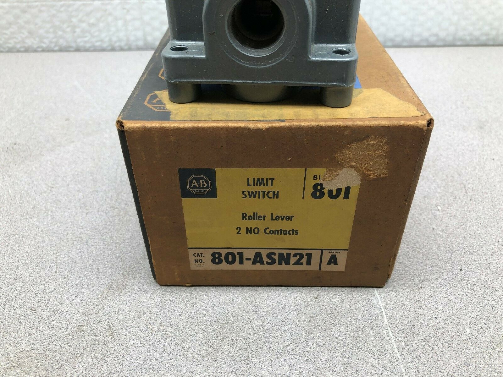 NEW IN BOX ALLEN BRADLEY ROLLER LEVER 2 N/O CONTACTS LIMIT SWITCH 801-ASN21