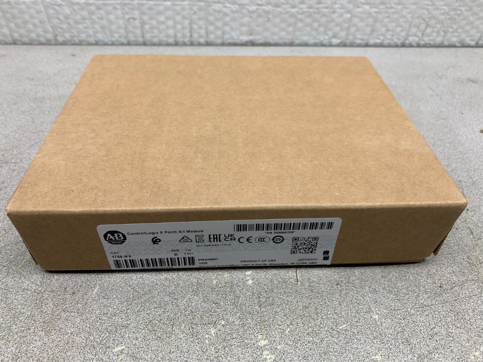 FACTORY SELAED 2023 ALLEN-BRADLEY CONTROLLOGIX ANALOG MODULE 1756-IF8 SERIES B