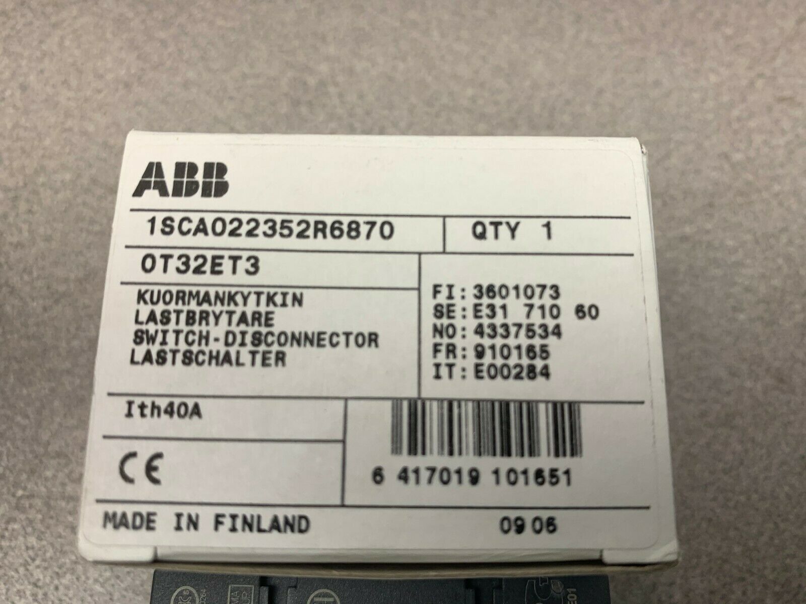 NEW IN BOX ABB DISCONNECT SWITCH 1SCA022352R6870