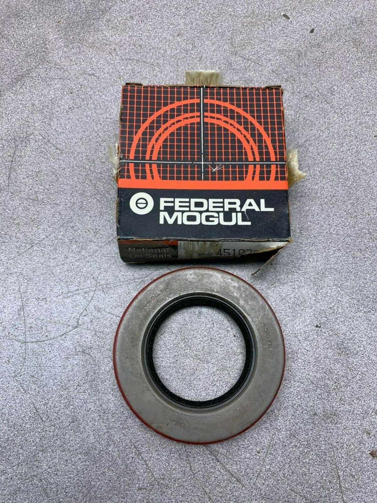 LOT OF 2 NEW IN BOX FEDERAL MOGUL OILSEAL 451078