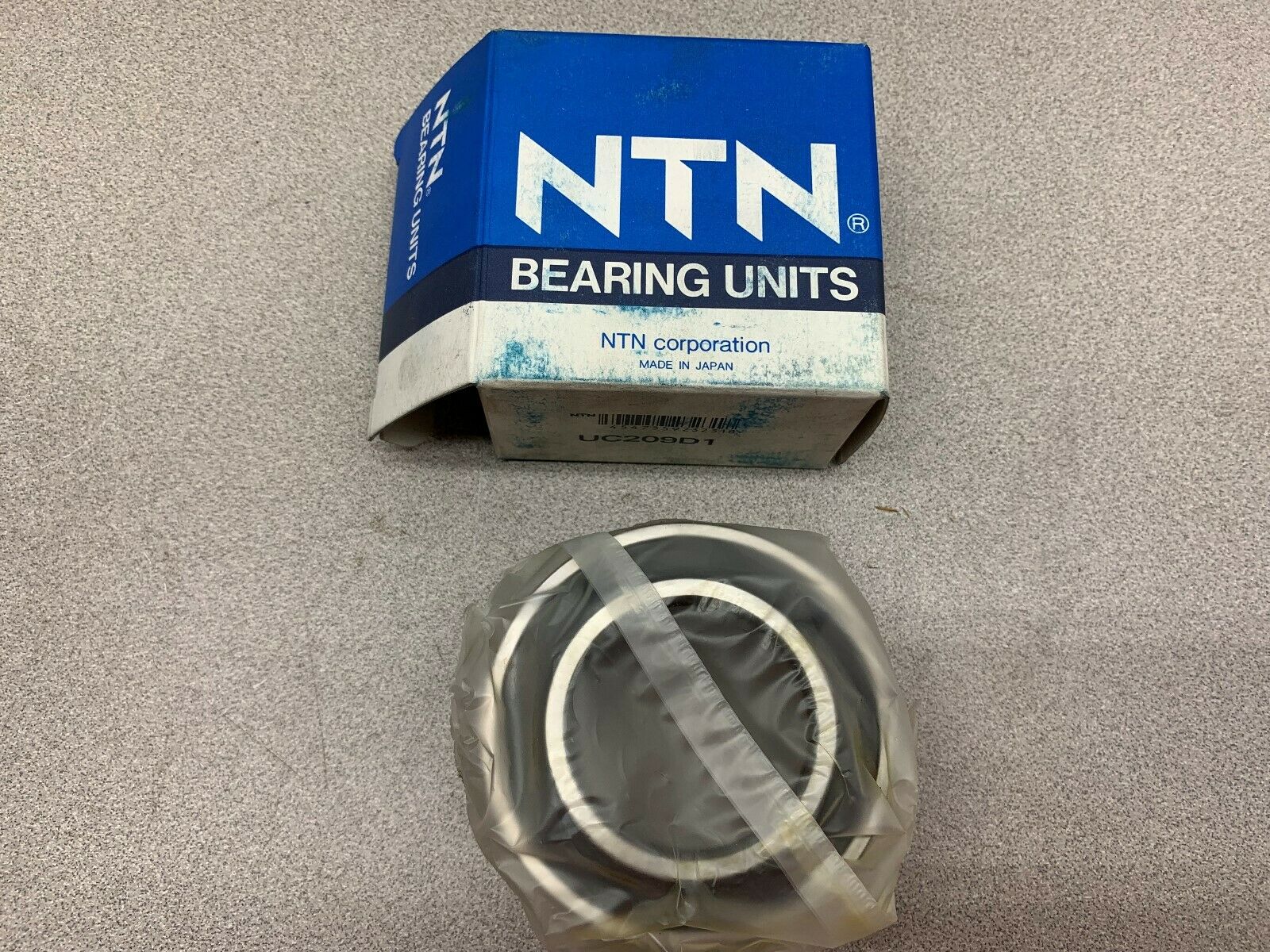 NEW IN BOX NTN BEARING UC209D1