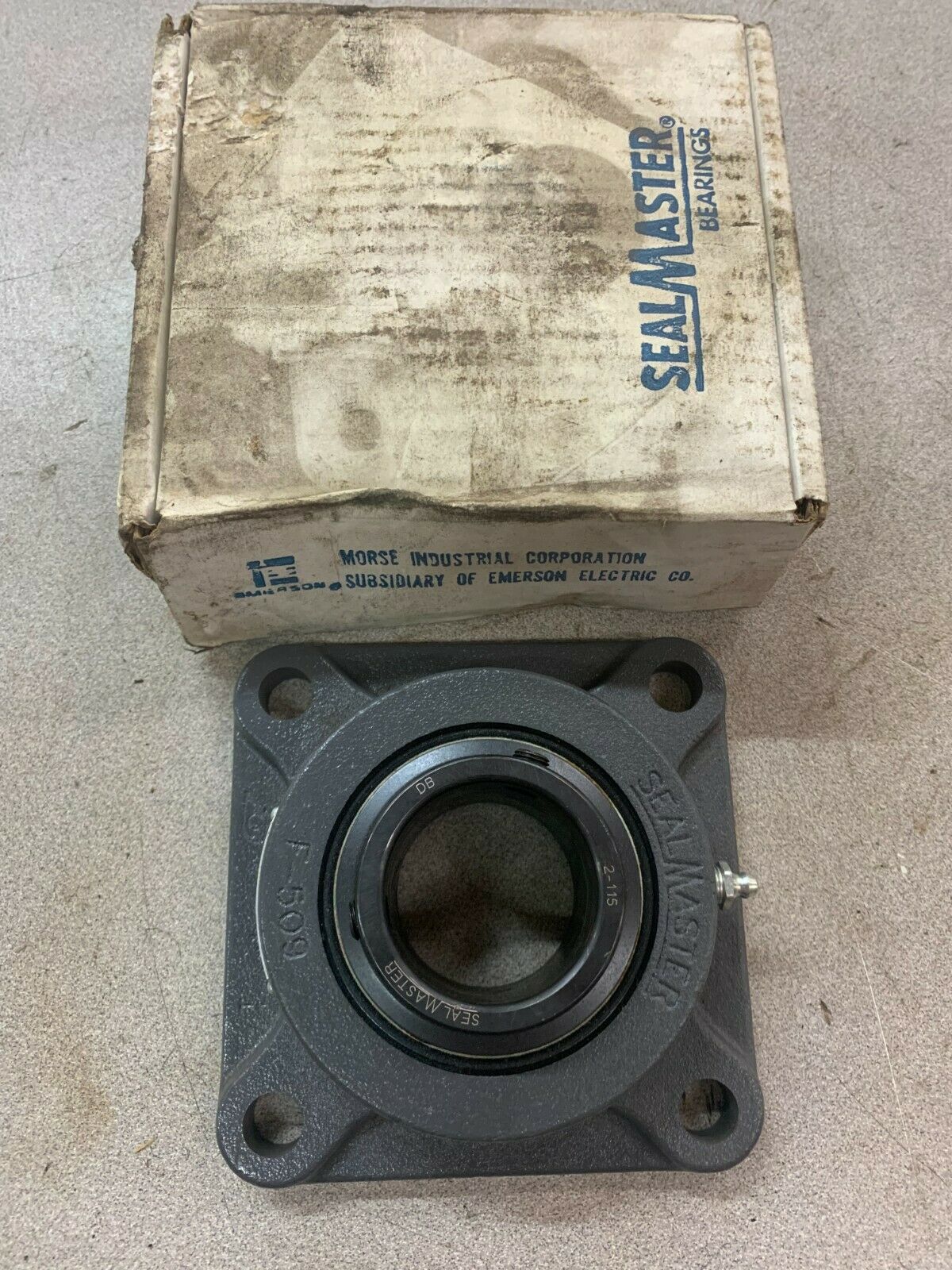 NEW IN BOX SEALMASTER 4-BOLT FLANGE BEARING 1-15/16" BORE SF-31