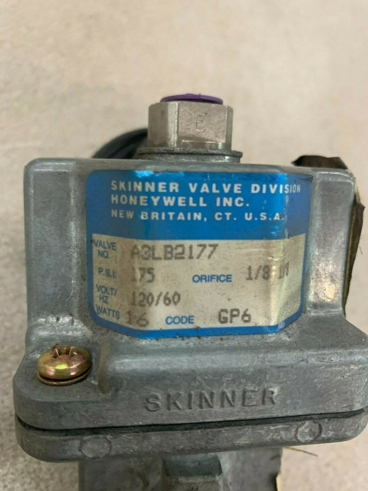 NEW NO BOX PARKER VALVE A3LB2177