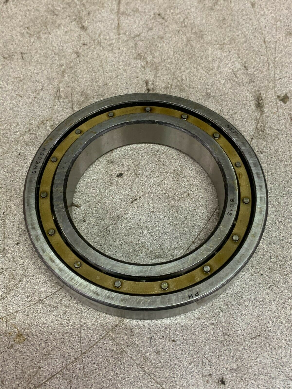 NEW NO BOX SKF ROLLER BEARING 6015