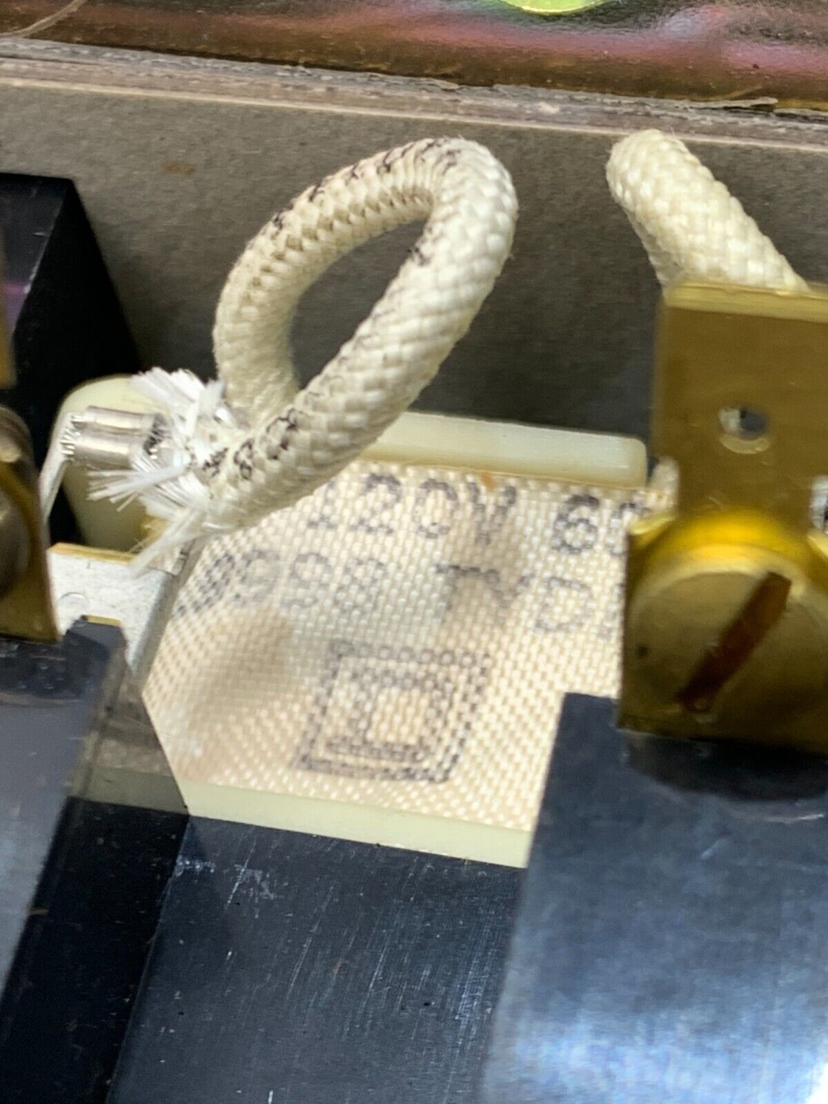 NEW IN BOX SQUARE D 110/120V. 2 POLE DEFINITE PURPOSE CONTACTOR 8910 NO-2
