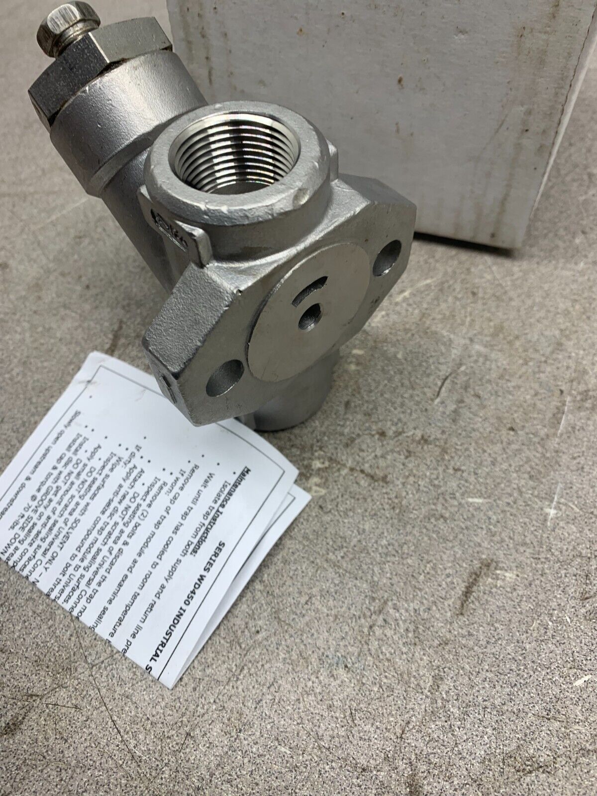 NEW IN BOX WATSON MCDANIEL 3/4" UNIVERSAL CONNECTOR W/ STRAINER WU450S-13