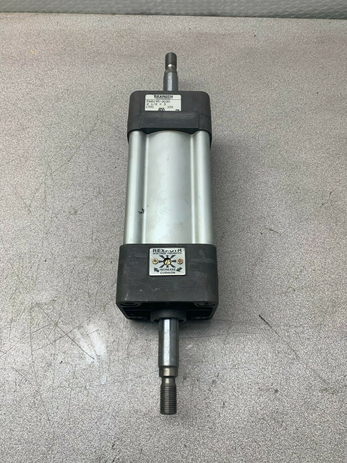 NEW NO BOX REXROTH PNEUMATIC CYLINDER P68195-3030 2-1/2 X 3