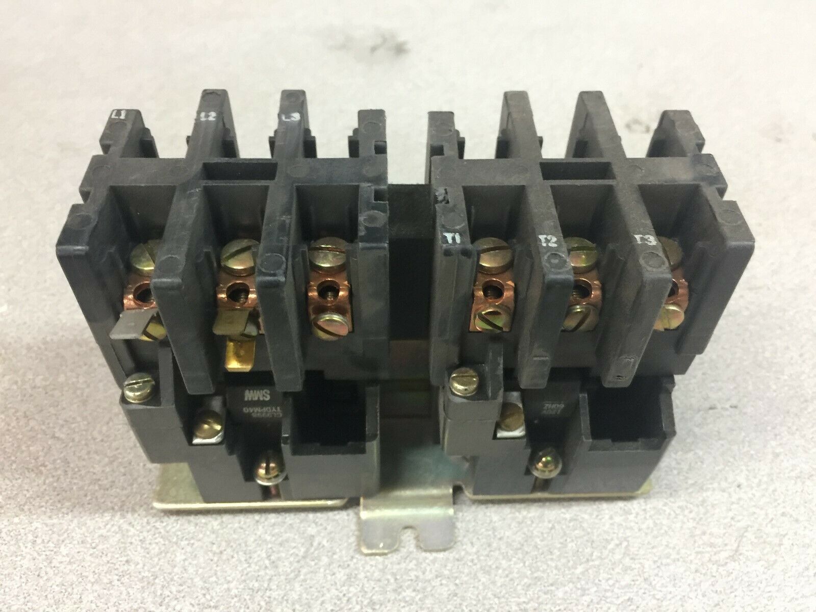 NEW IN BOX SQUARE D 120VAC 3POLE REVERSING HOIST CONTACTOR  8965 TO-1