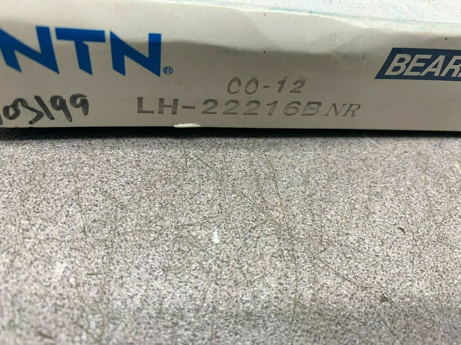 NEW IN BOX NTN SPHERICAL ROLLER BEARING LH-22216B NR