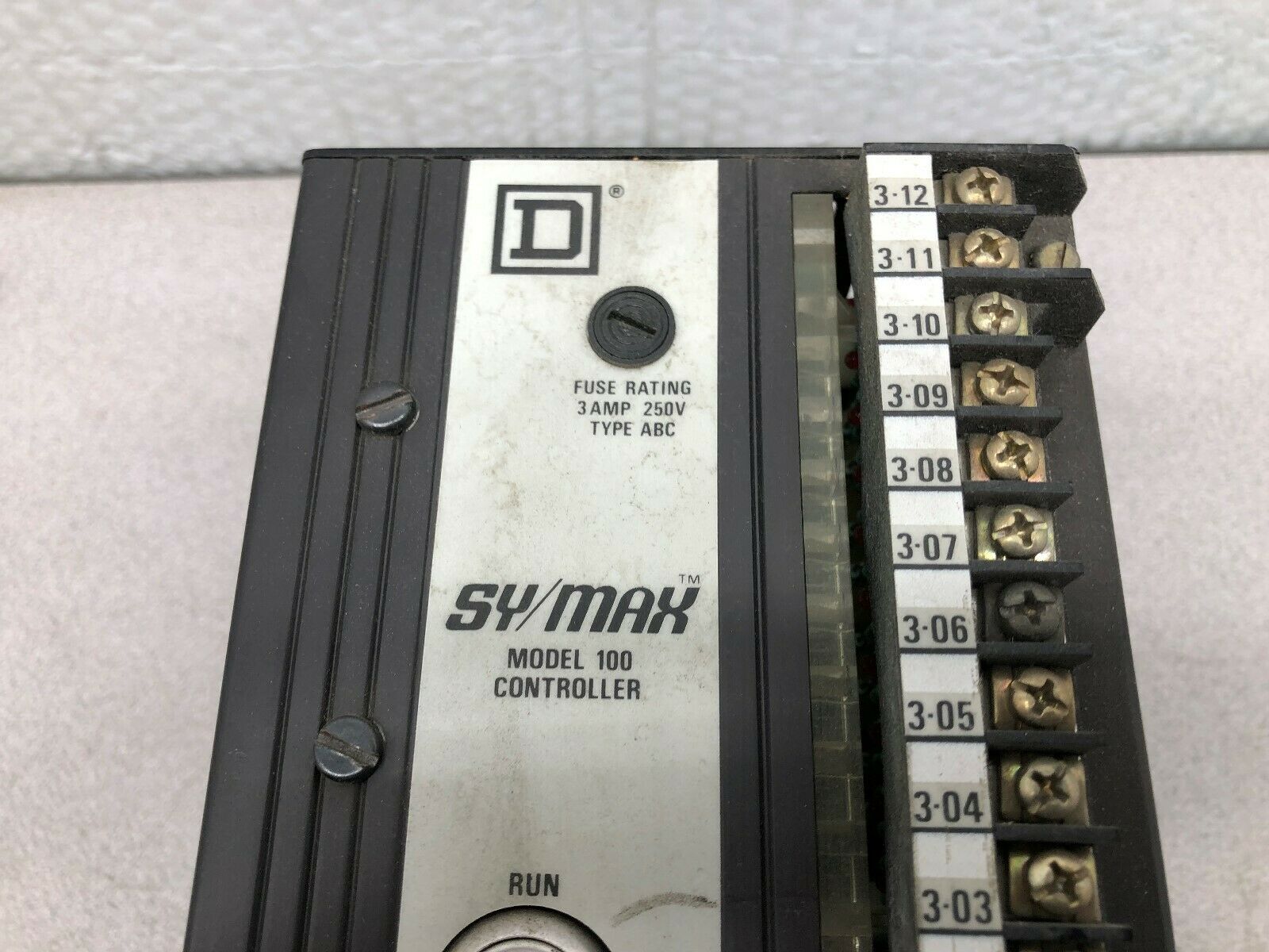 USED SQUARE D SY/MAX MODEL 100 CONTROLLER 8020 SCP-121X