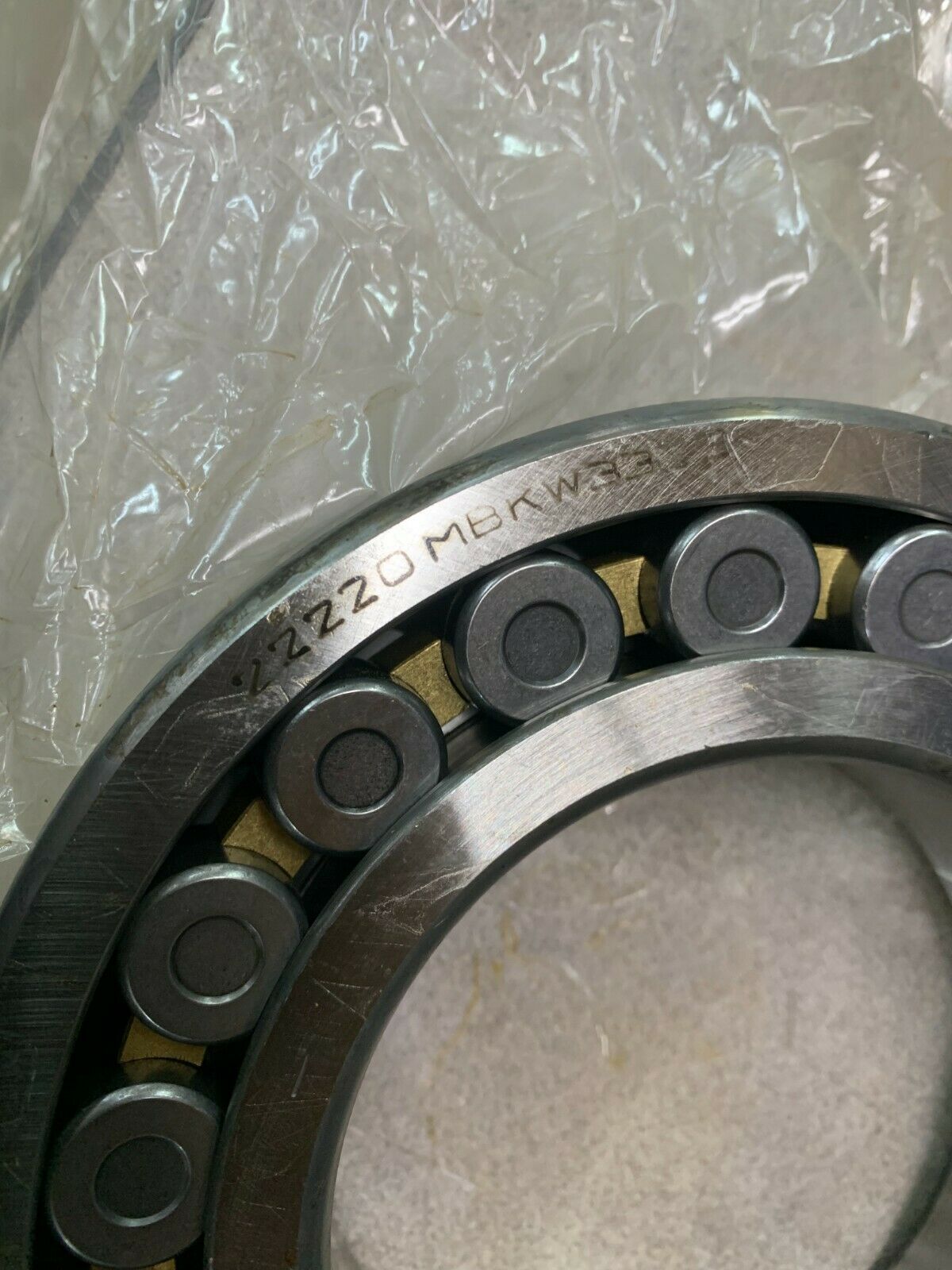 NEW IN BOX URB SPHERICAL ROLLER BEARING 22220 MBKW33C3