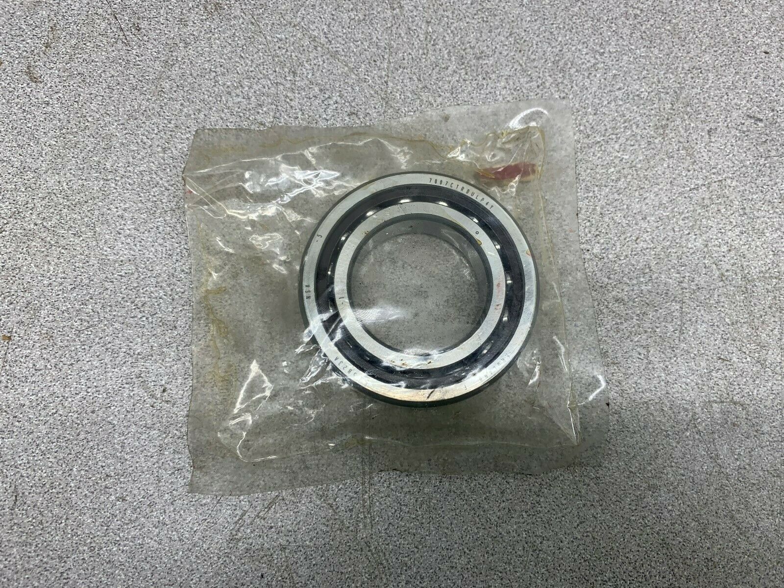 NEW NO BOX NSK BEARING 7007CTRDULP4Y