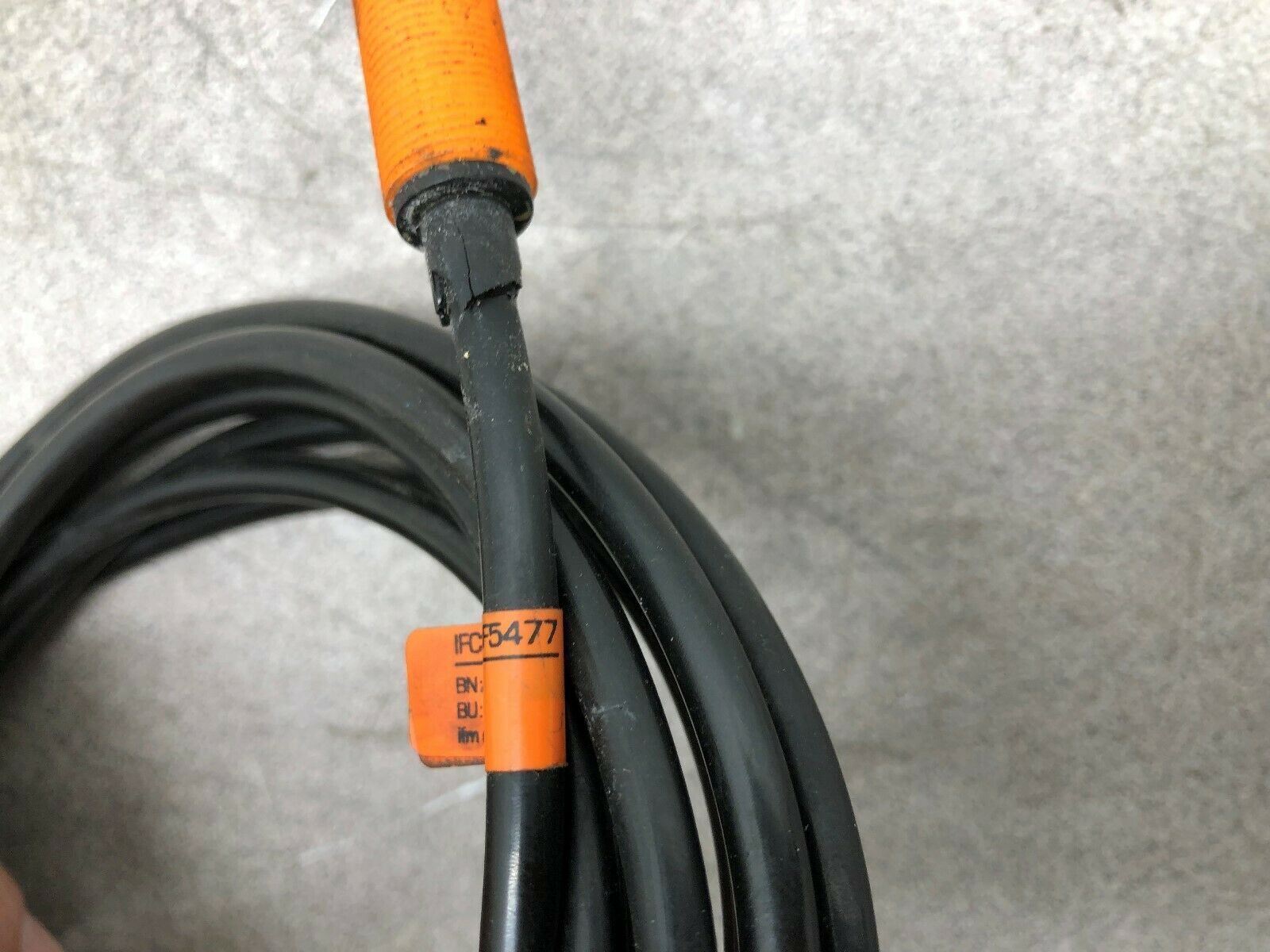 USED EFECTOR INDUCTIVE SENSOR IFC2004-AR0G/IF5477