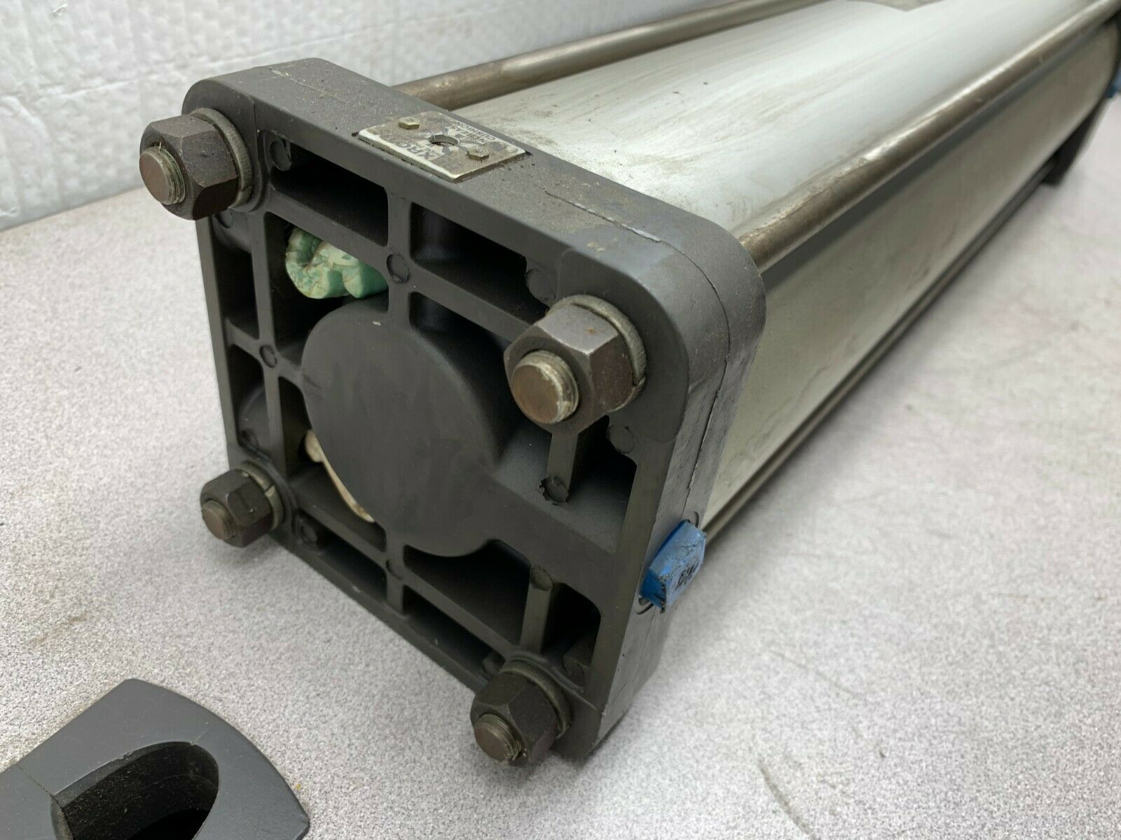 NEW NO BOX REXROTH PNEUMATIC CYLINDER P-67985-3194