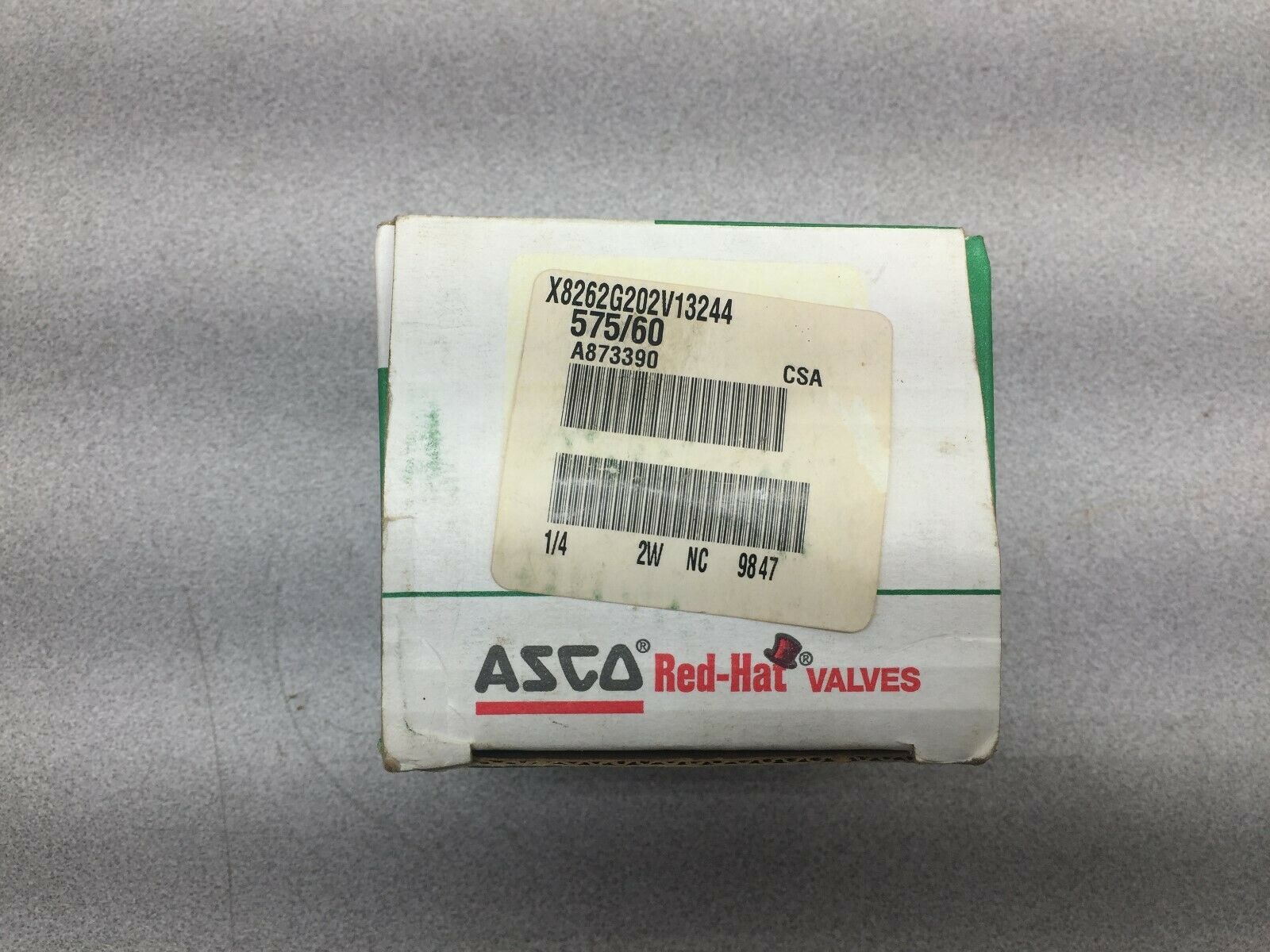 NEW IN BOX ASCO SOLINOID VALVE 1/4NPT 200PSI (NO COIL) X8262G202V13244