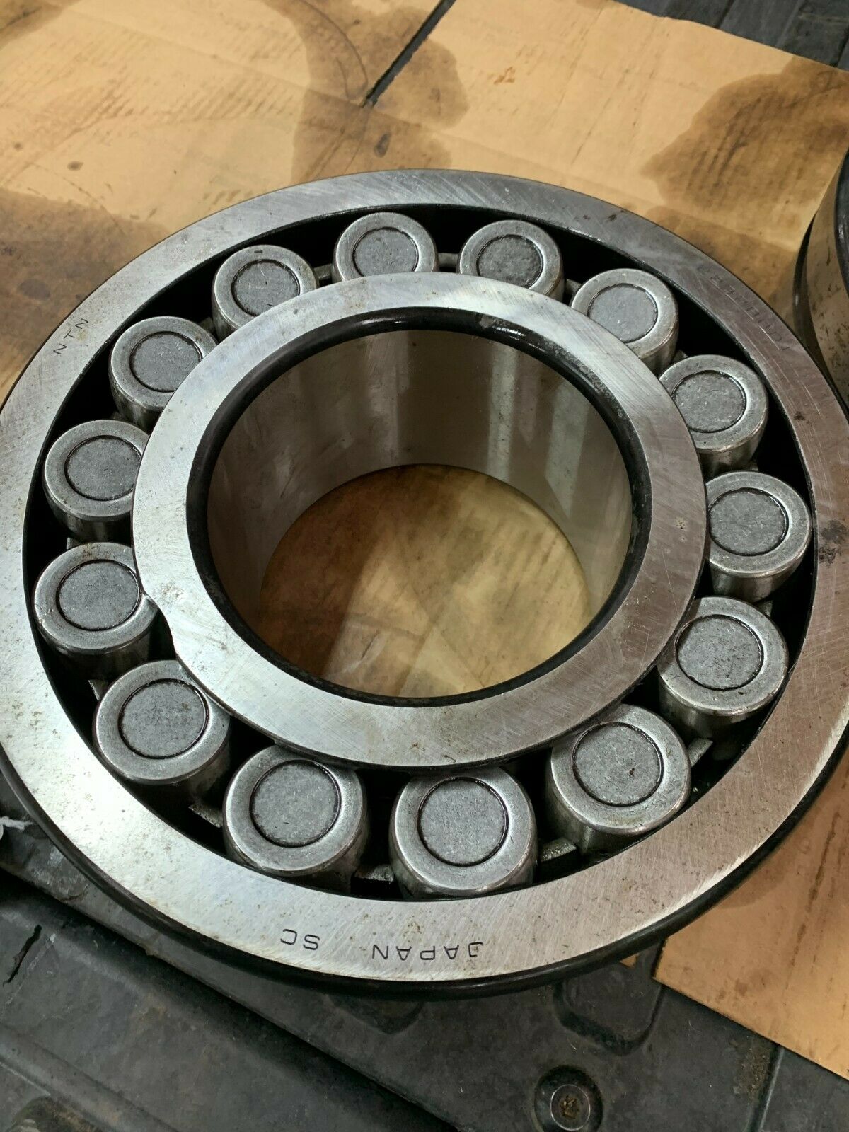 NEW NO BOX NTN SPHERCIAL ROLLER BEARING 22328BD1