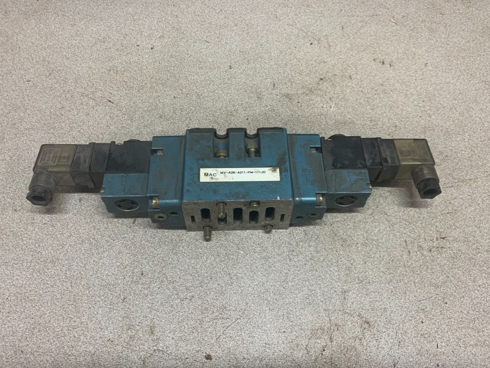 USED MAC SOLENOID VALVE MV-A2B-A211-PM-111JD