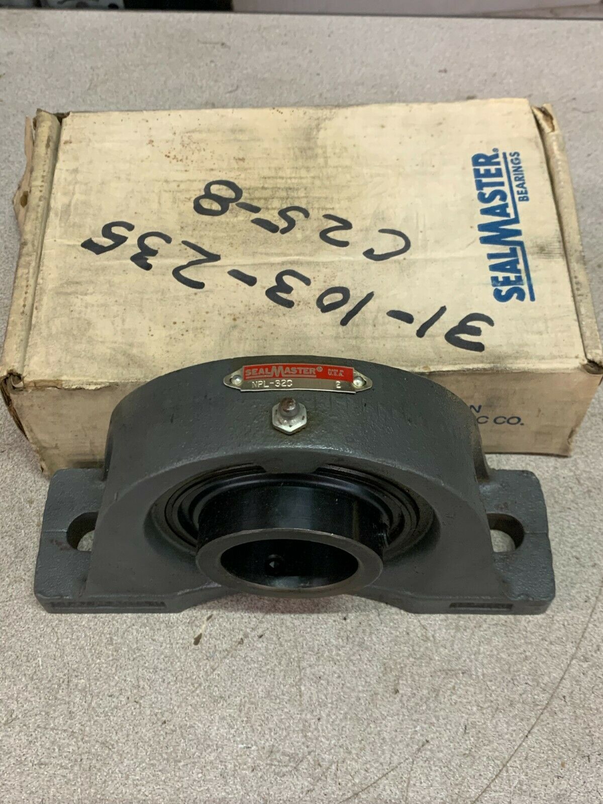 NEW IN BOX SEALMASTER PILLOW BLOCK BEARING 2" BORE NPL-32C