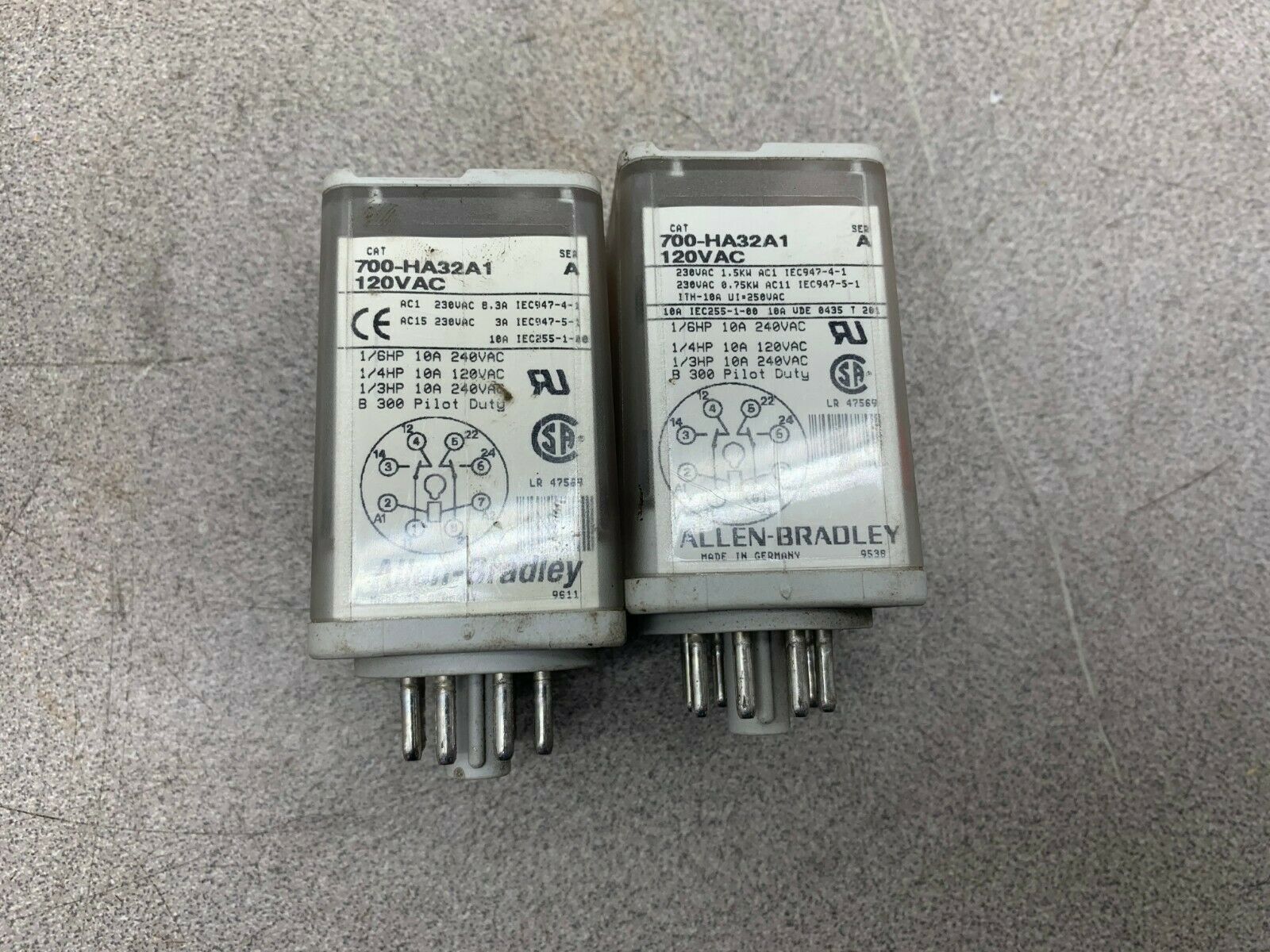 LOT OF 2 USED ALLEN BRADLEY RELAY 700-HA32A1 SERIES A