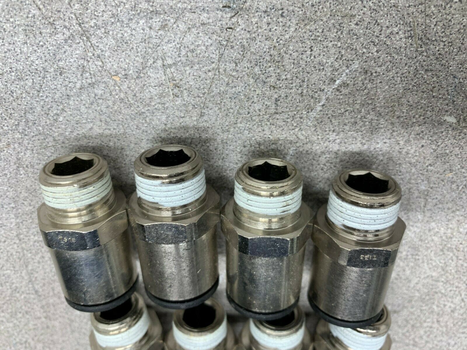 LOT OF 9 NEW NO BOX PARKER PUSHLOK FITTINGS 1/2" NPT SIZE 3/8" FLOW TUBE W68PLP-