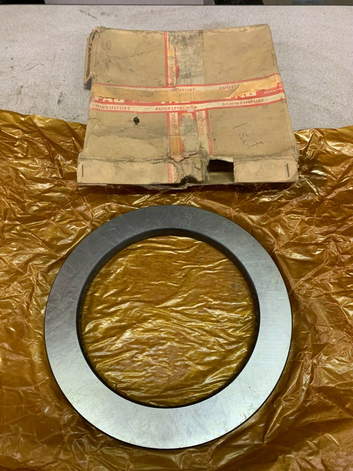 NEW IN BOX FAG BEARING RING GS.81232BN