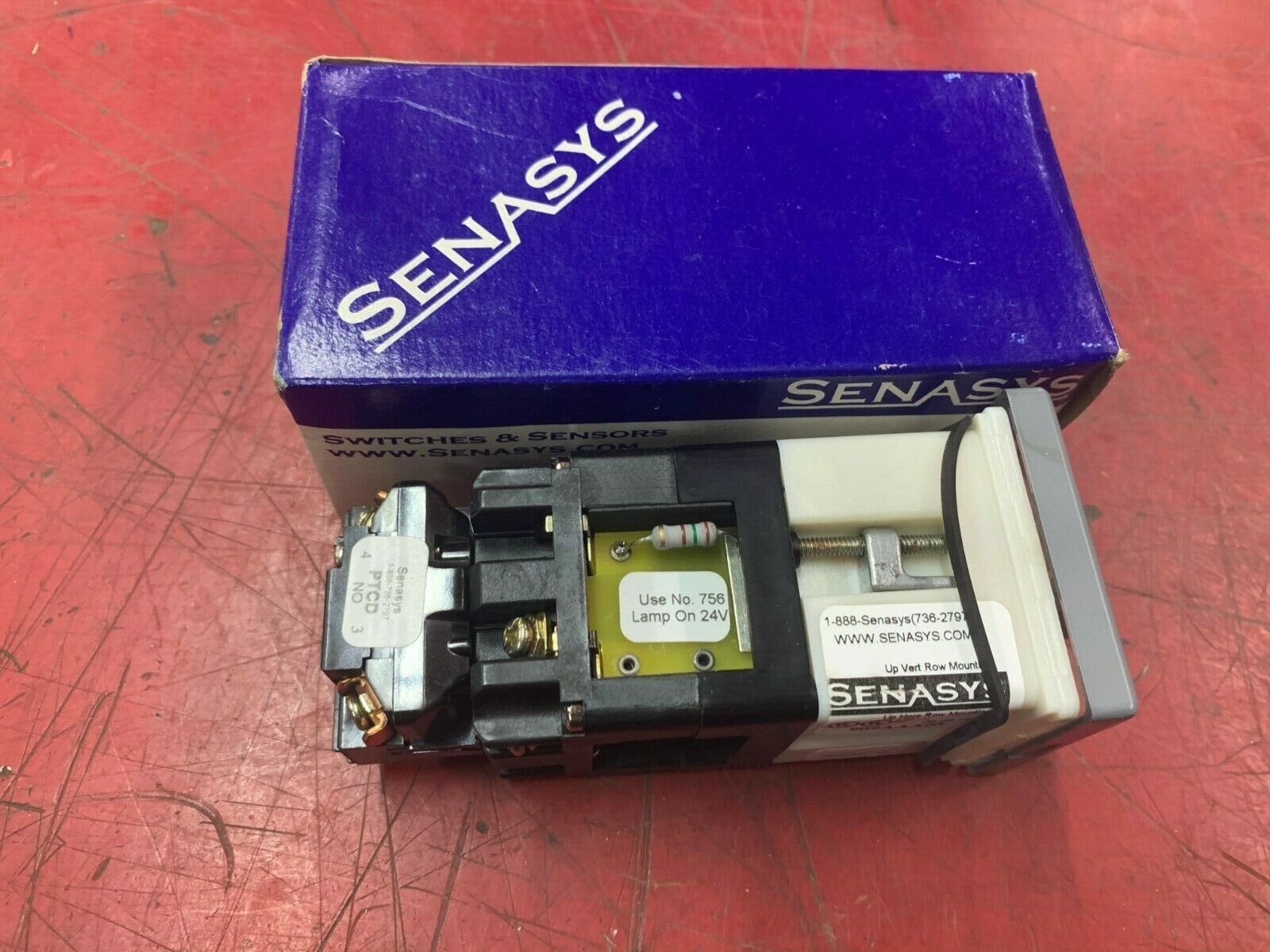 NEW IN BOX SENASYS SWITCH INDICATOR  909AAA05