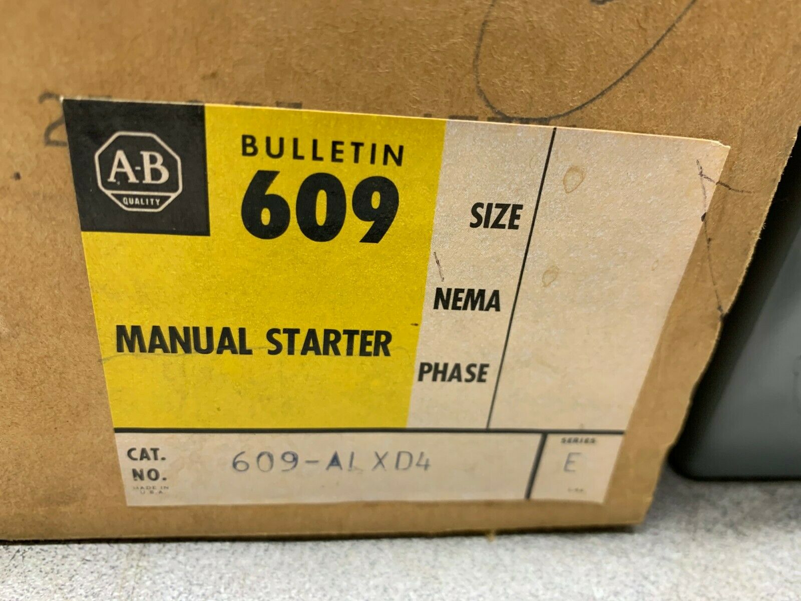 NEW IN BOX ALLEN-BRADLEY SIZE 0 AC MANUAL MOTOR STARTER 609-ALXD4 SERIES E