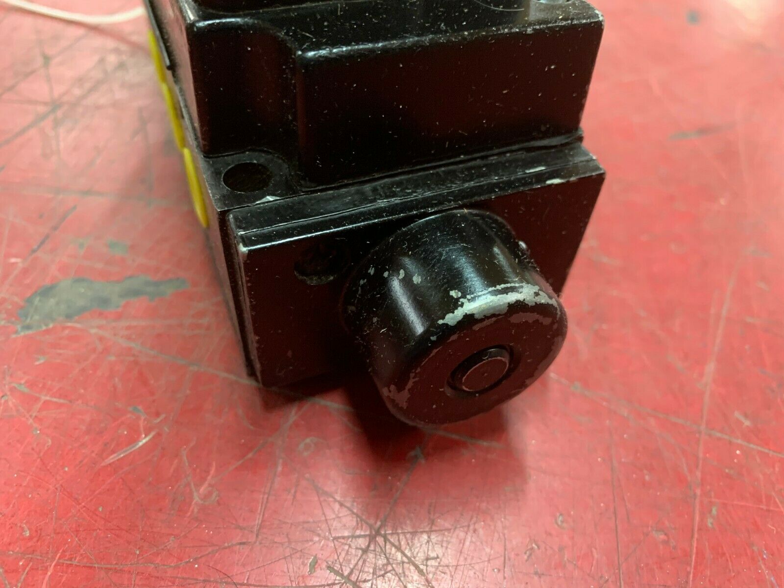 NEW NO BOX PARKER PNEUMATIC VALVE SS20402501