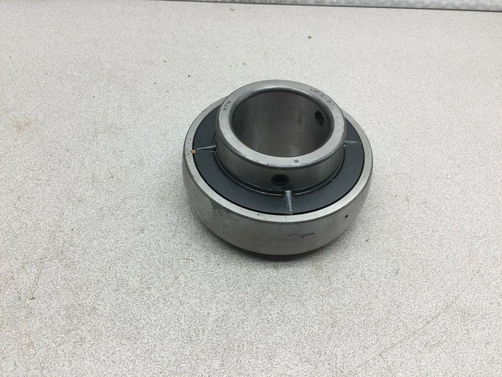 NEW NO BOX NTN INSERT BEARING UC313