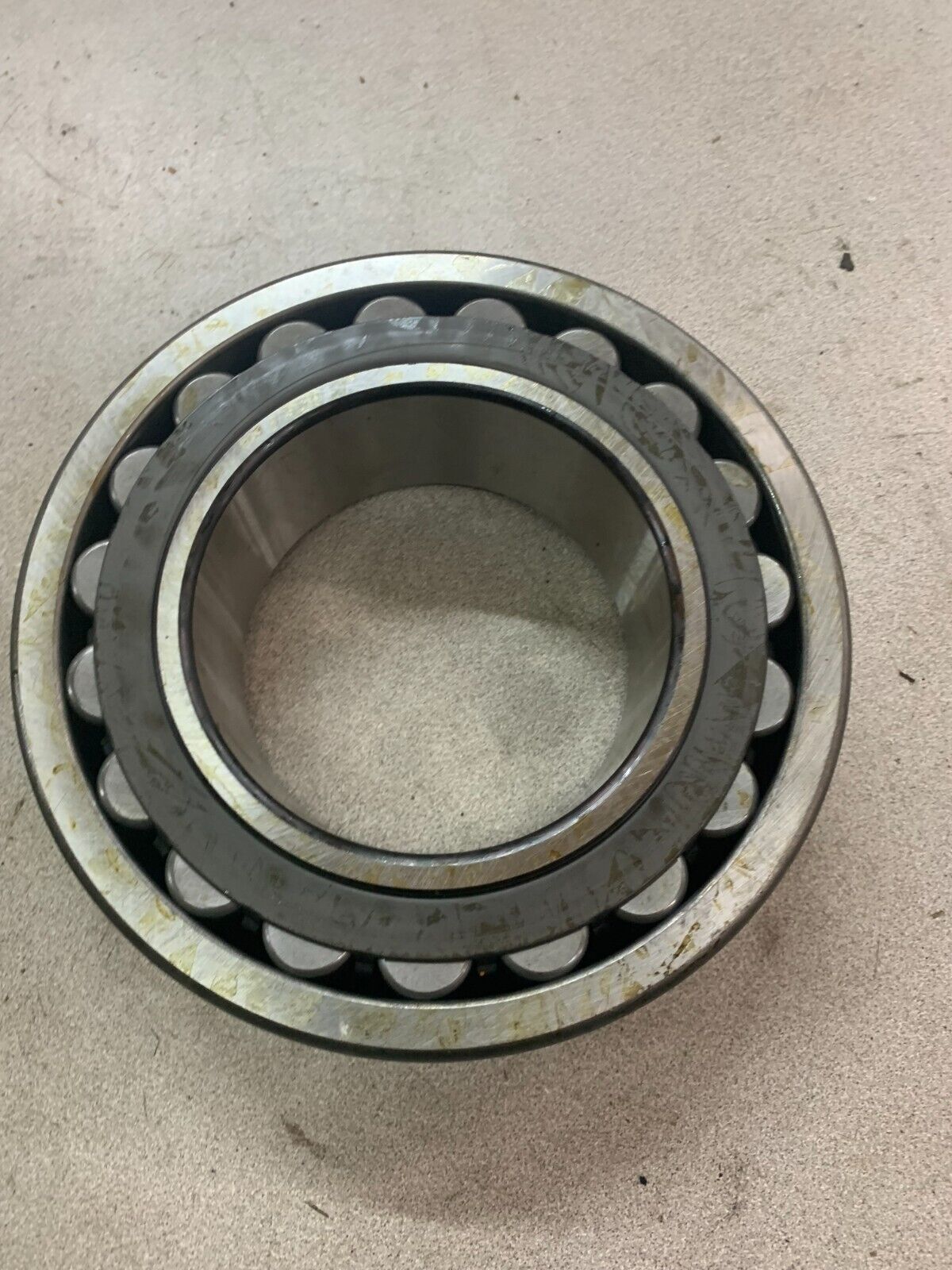 NEW NO BOX TORRINGTON SPHERICAL ROLLER BEARING 22222KCJW33C3