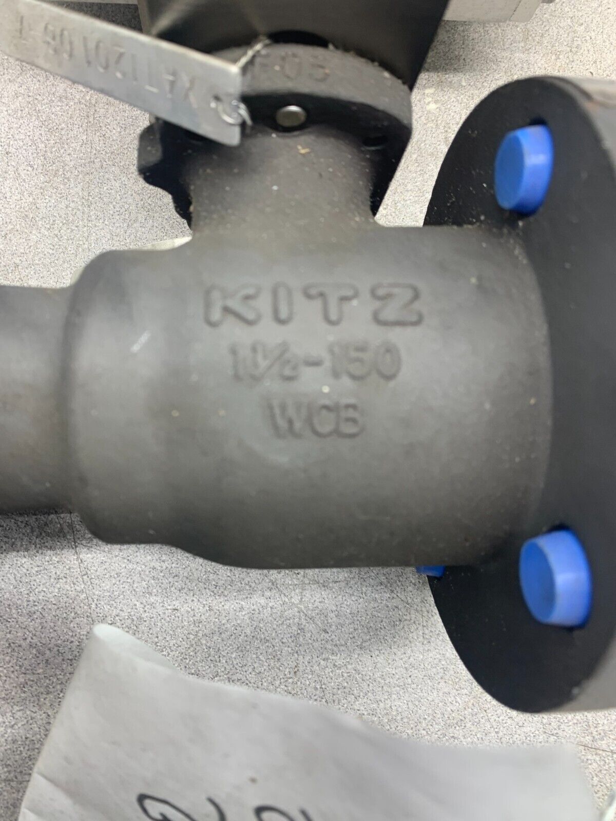 KITZ 1-1/2-150 WCB VALVE WITH FLOWSERVE XNPN2U2PP-28-0020 & A73K66SSSLS ACTUATOR