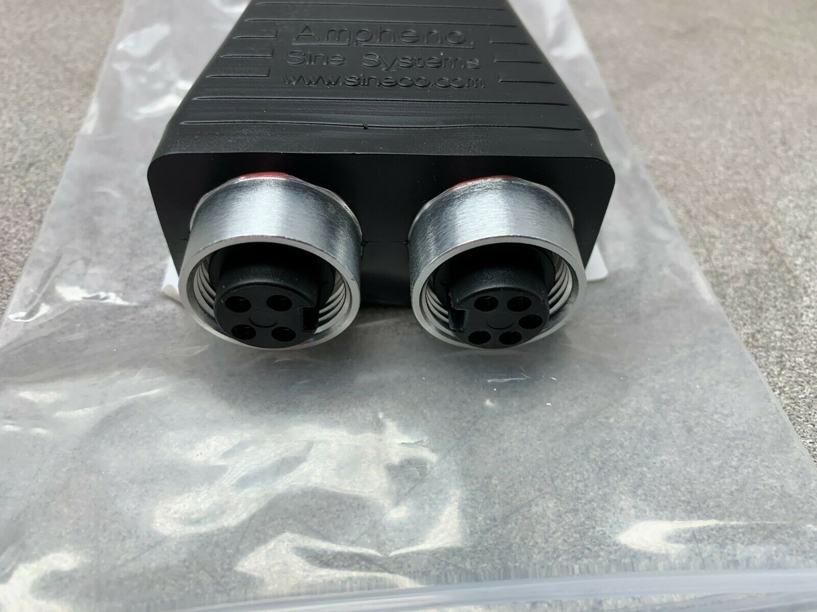 NEW NO BOX AMPHENOL HEAVY DUTY POWER CONNECTOR P28820