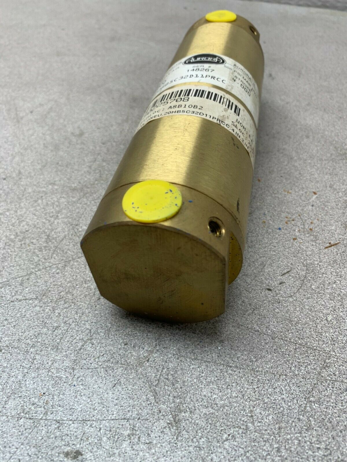 NEW NO BOX AURORA 2" BORE 4" STROKE CYLINDER 20HB5C32D11PRCC