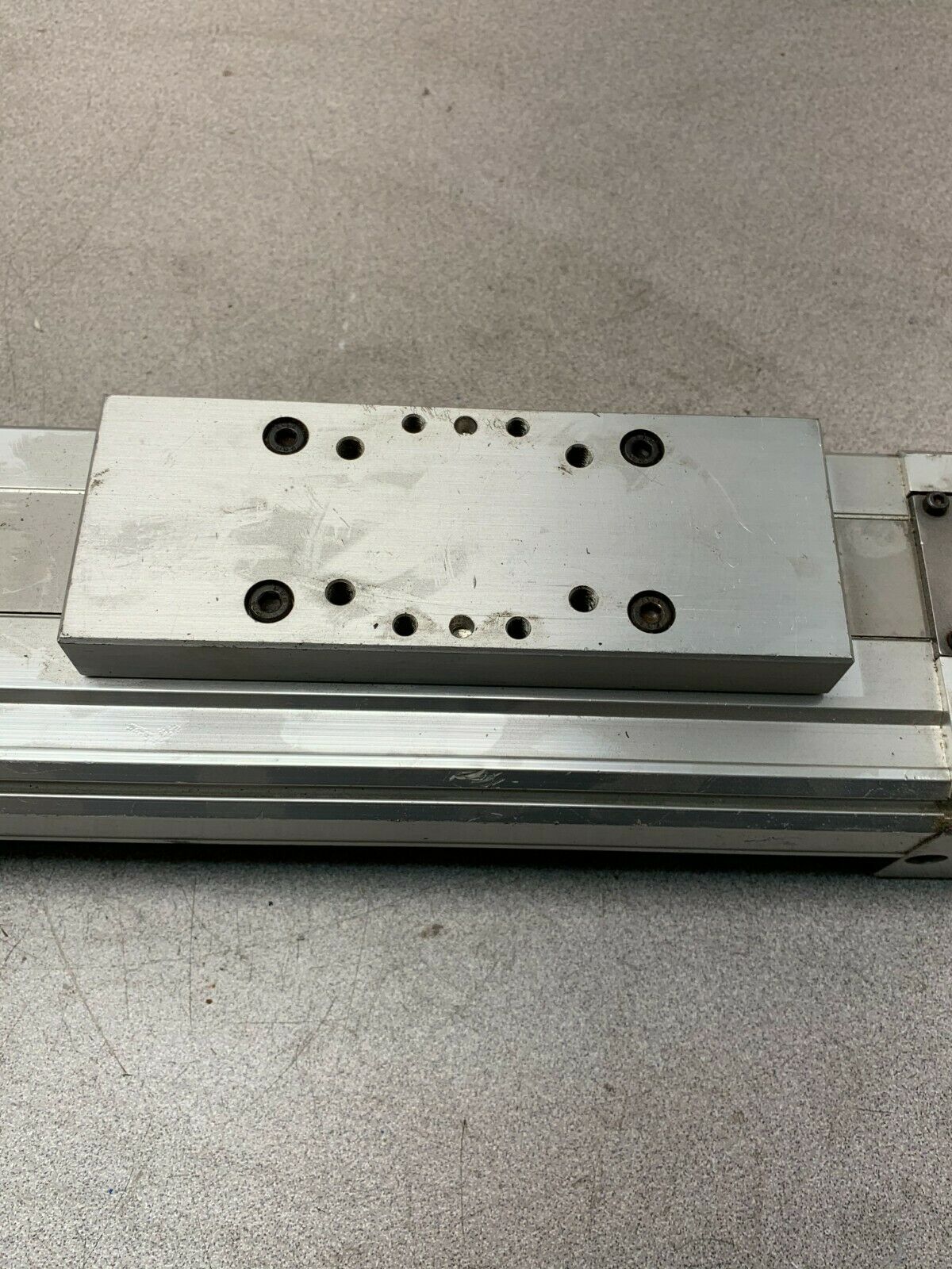 USED PHD RODLESS PNEUMATIC CYLINDER ML303475