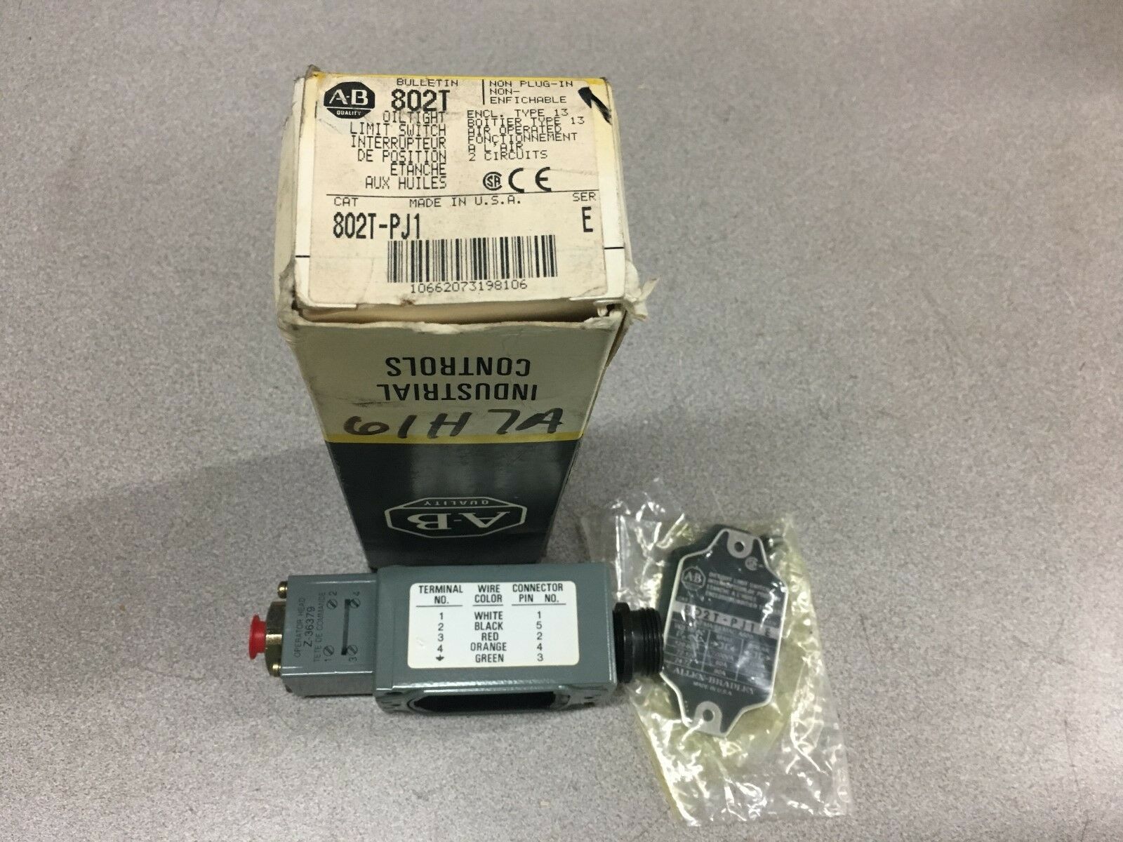 NEW IN BOX ALLEN BRADLEY LIMIT SWITCH 802T-PJ1 SERIES E