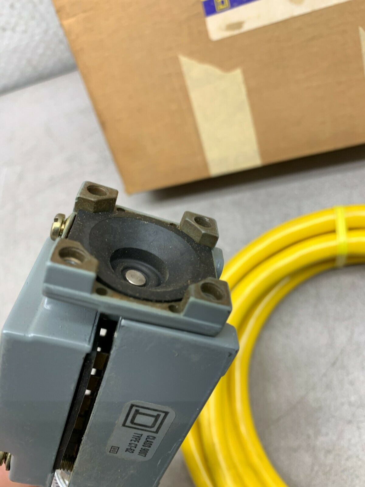 NEW IN BOX SQUARE D LIMIT SWITCH 9007 C62F Y1852