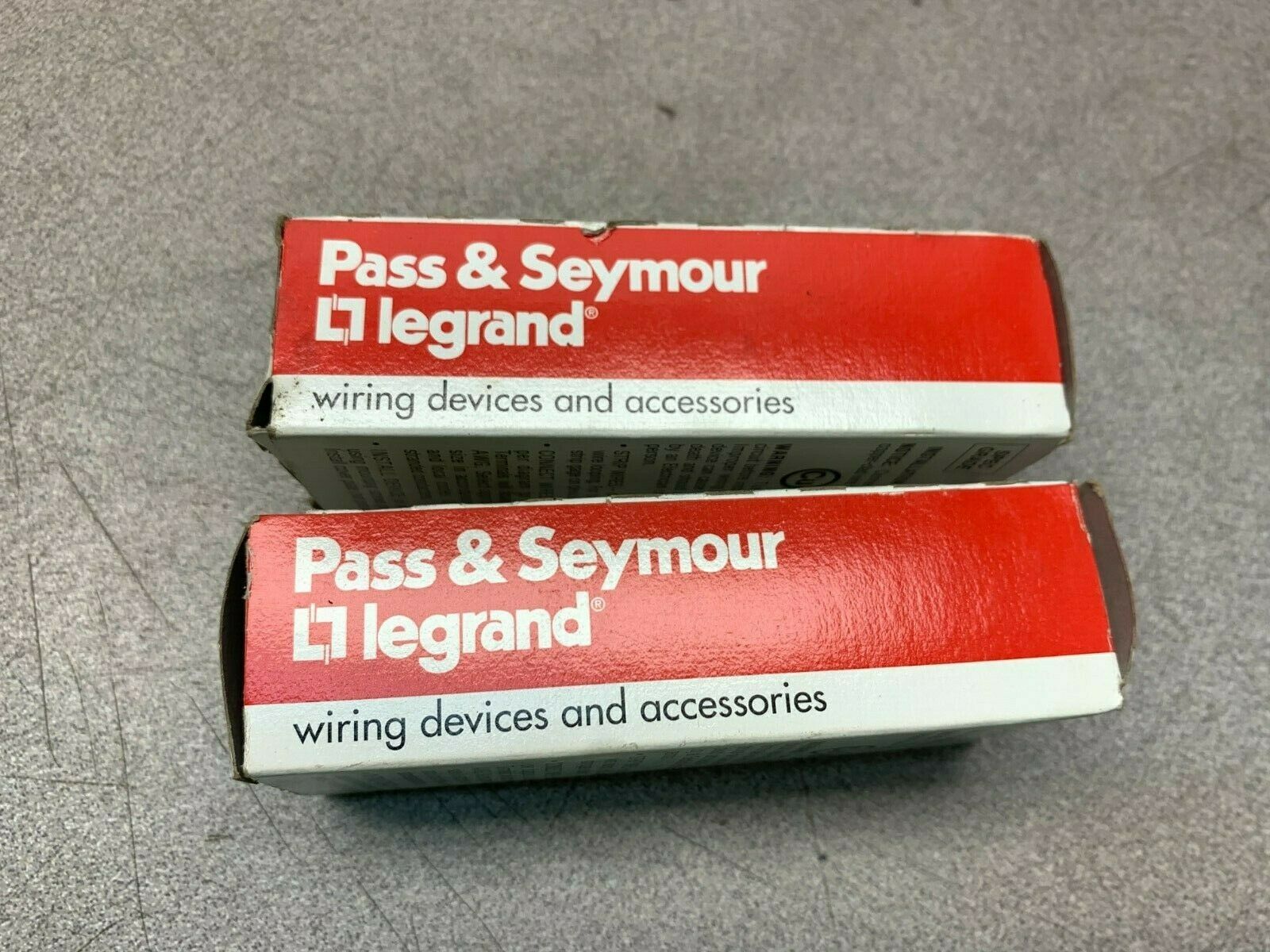 LOT OF 2 NEW IN BOX PASS & SEYMOUR RECEPTACLE CRB5362