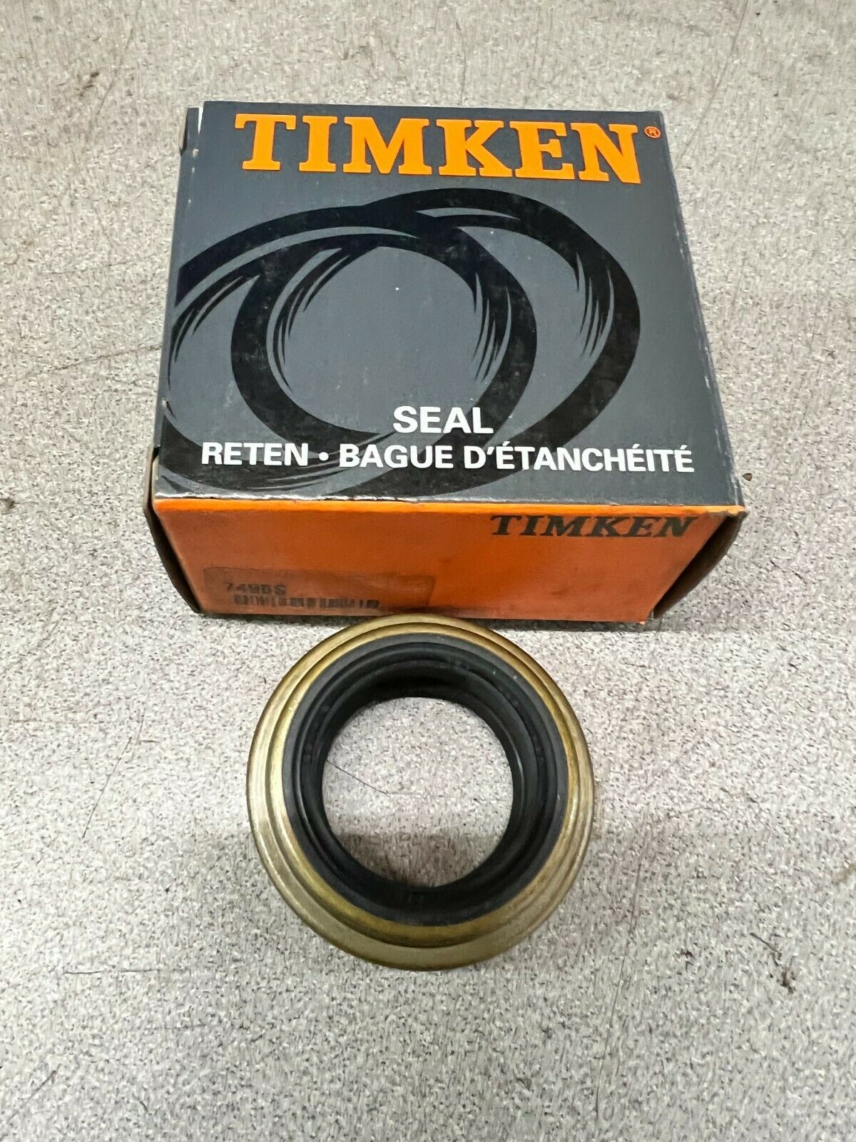 LOT OF 2 NEW IN BOX TIMKEN SMALL BORE INCH SEAL 7495S