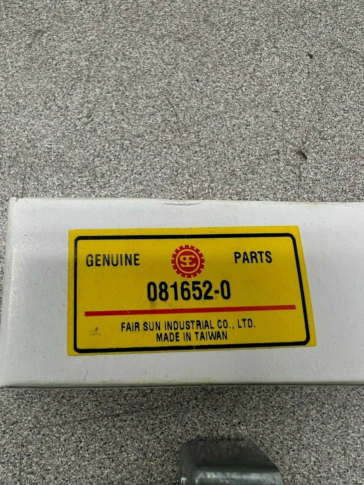 NEW IN BOX GENUINE LIMIT SWITCH 081652-0