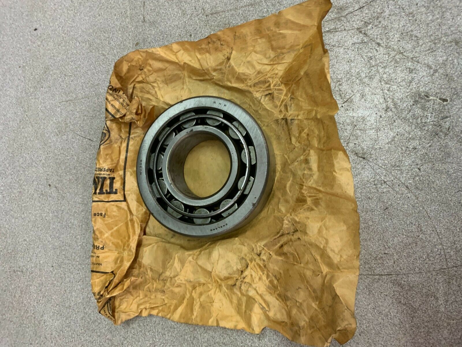 NEW NO BOX RHP ROLLER BEARING NU309